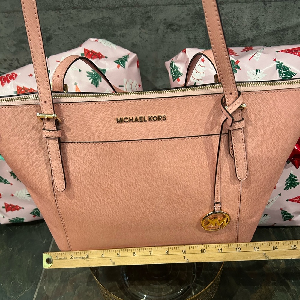 Michael Kors Blush Pink Tote - Picture 4 of 10